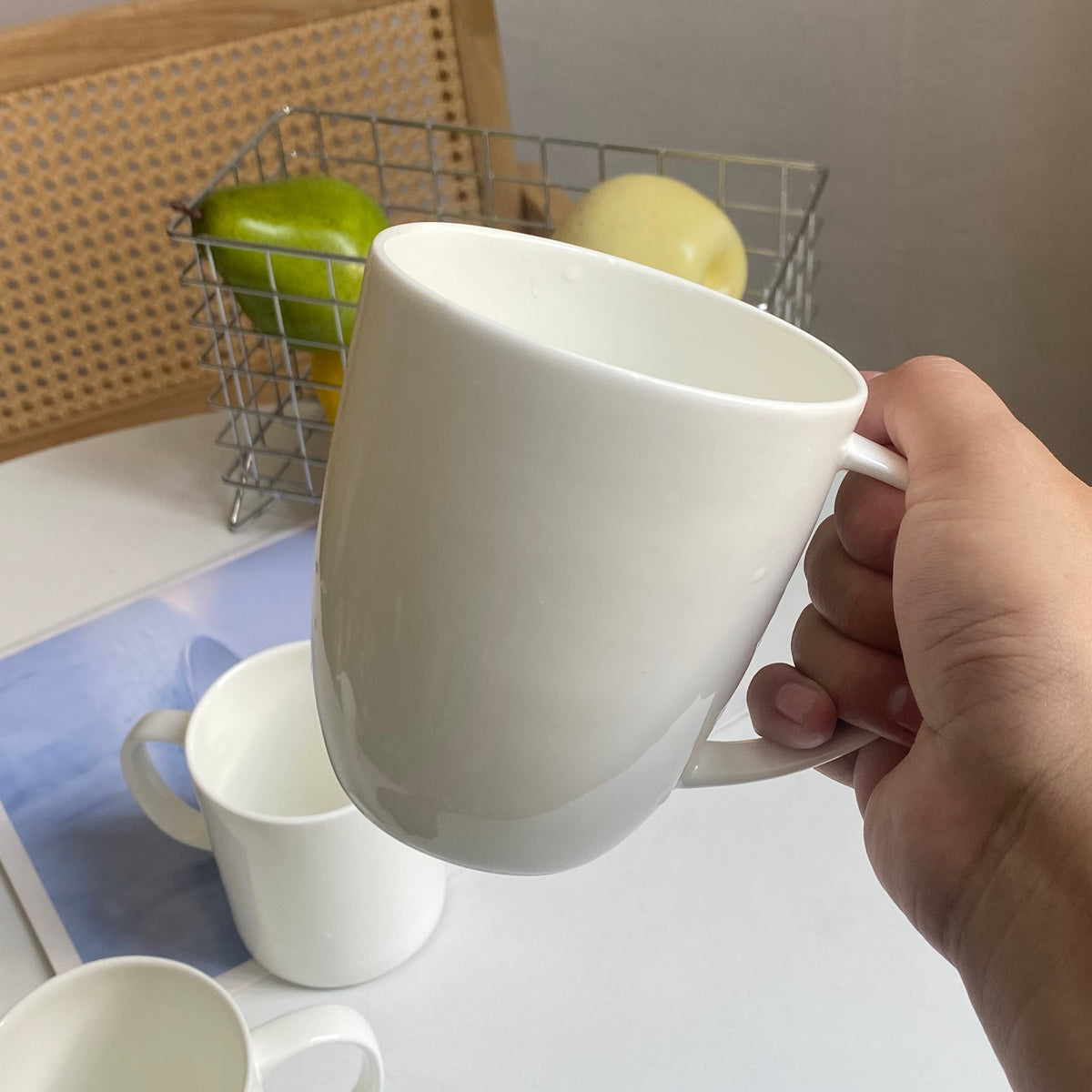 Curved White 480 ml Cup - detail 1