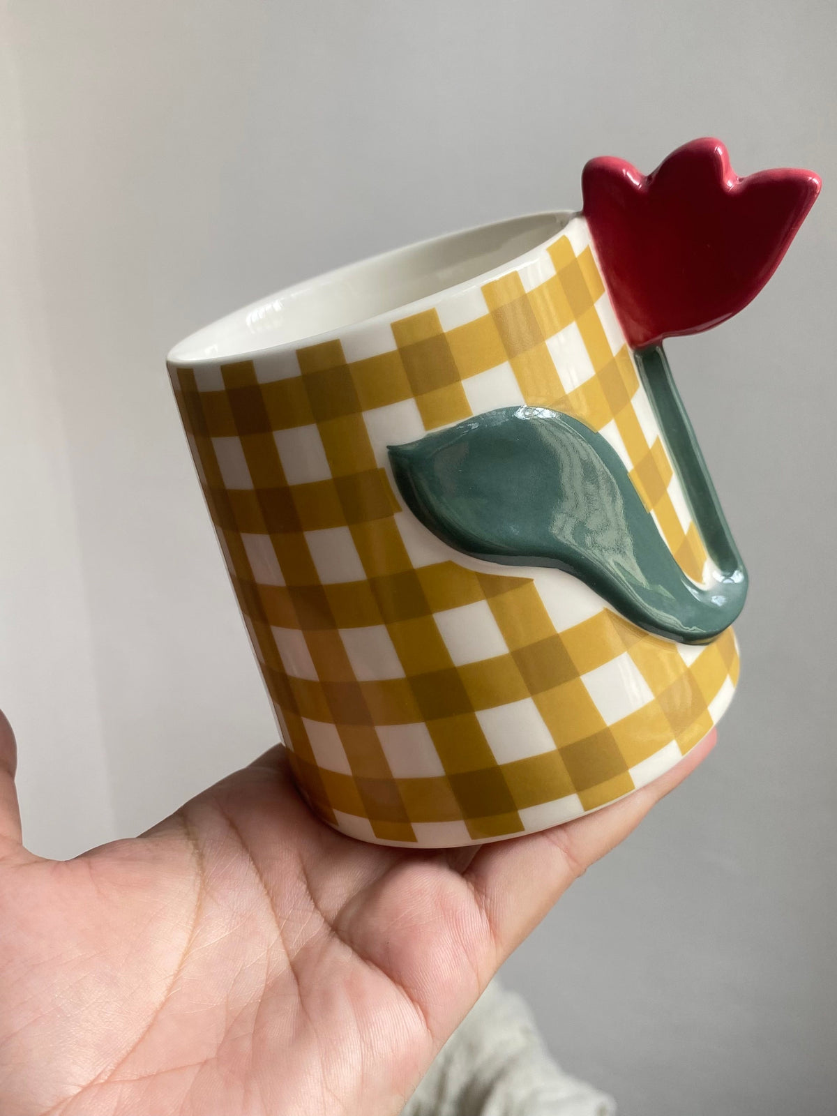 Tulip Checkered 350 ml Cup, Ceramic Coffee Mug, Floral Pattern - detail 3